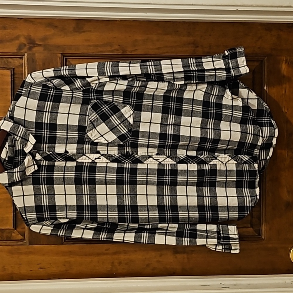 Ladies Black & White Plaid Flannel Shirt